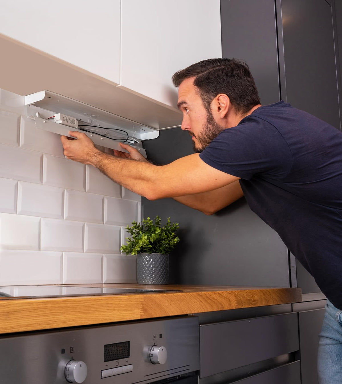 24" Hardwired Under Cabinet Lighting H479