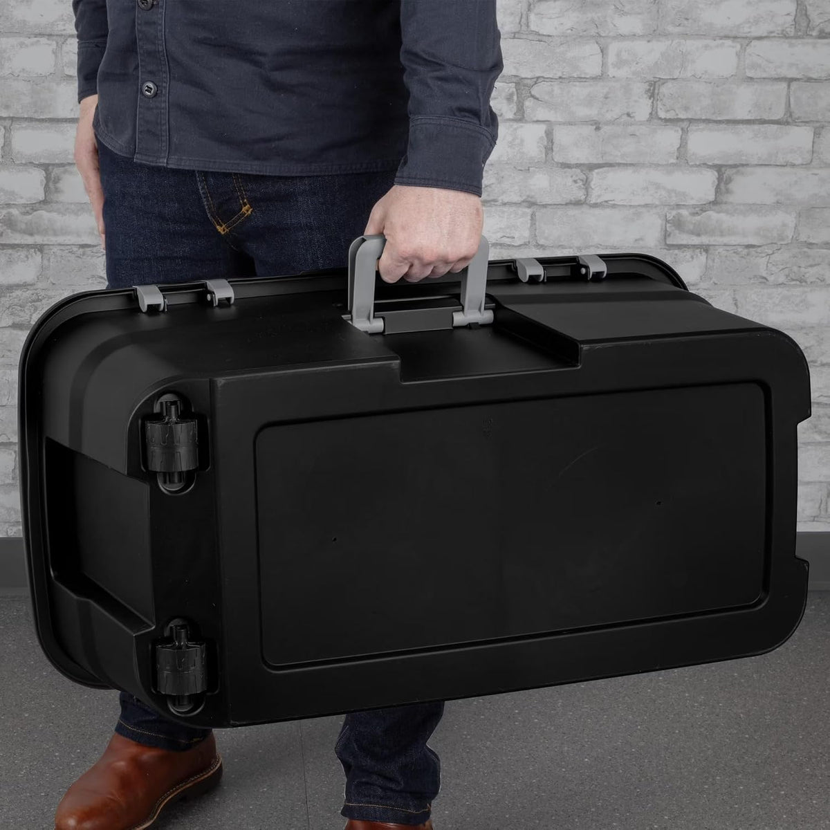Wheeled Storage Trunk 22 Gallon with Lockable Wheels and Handle A88255